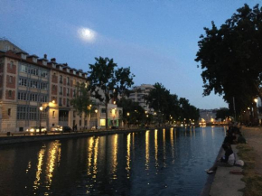 A Paris, au bord de l'eau